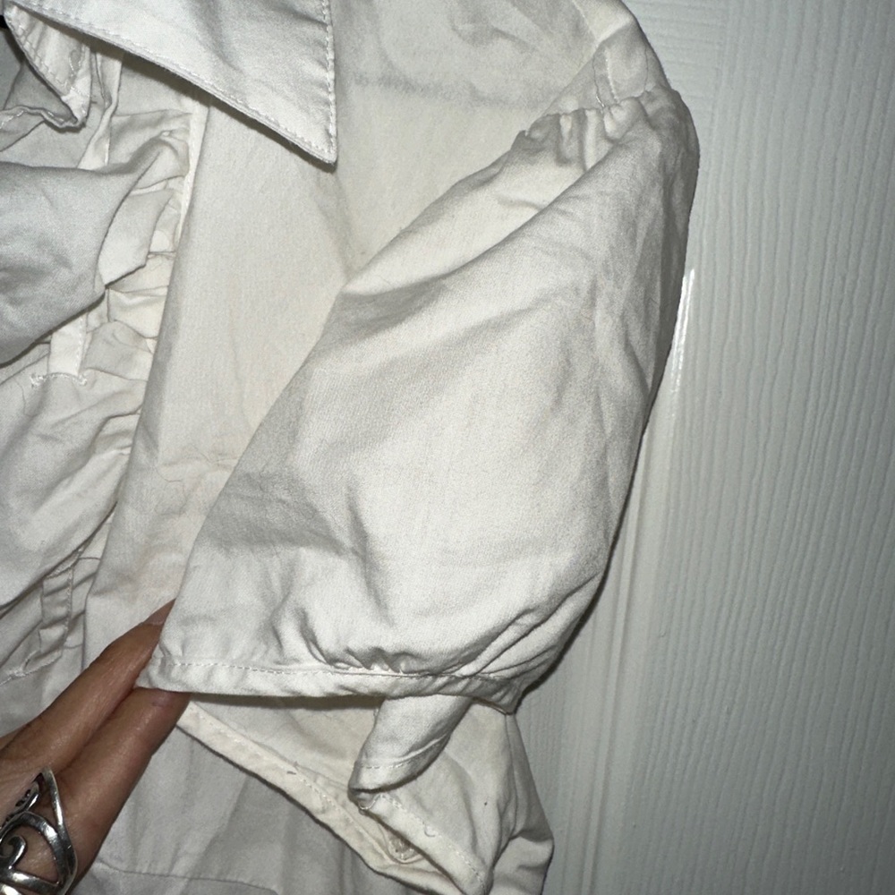 Signature by Larry Levine Womens L White V Neck Ruffle Front Blouse Shirt Top - Picture 3 of 5